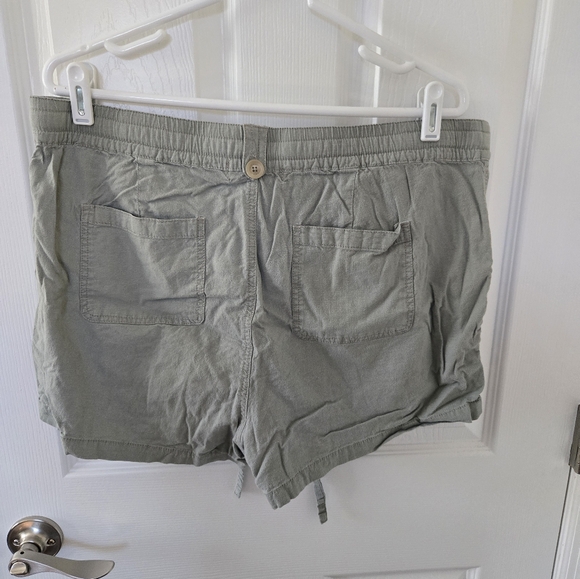 Torrid women's plus 14 green high waist linen blend shorts elastic waist pockets - Picture 9 of 9